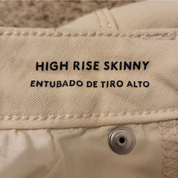 Universal Thread white high rise skinny cuffed jeans - Picture 7 of 8